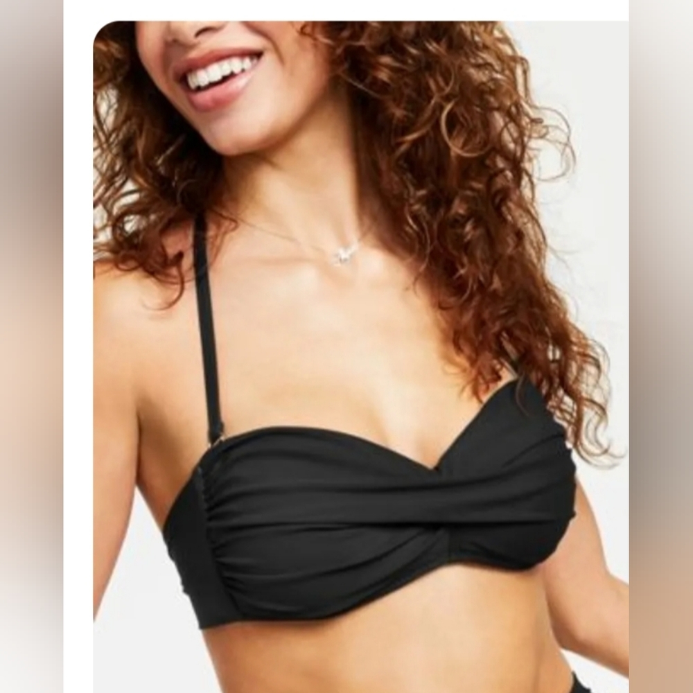 NWT Bar III Twist Bandeau Bikini Swim Top, Size S, Color Black.